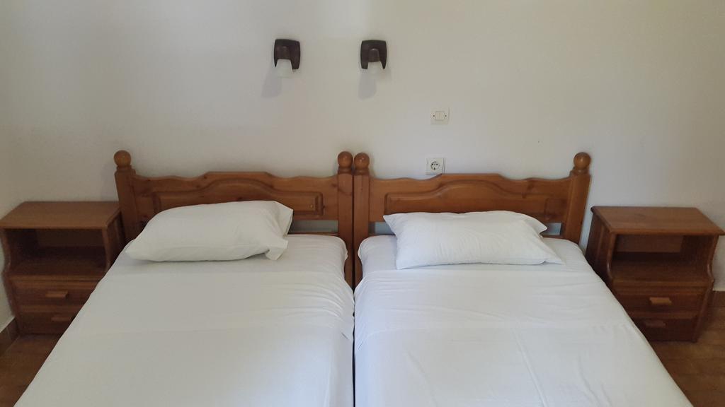 Stelios Rooms Palaiochora Exterior foto