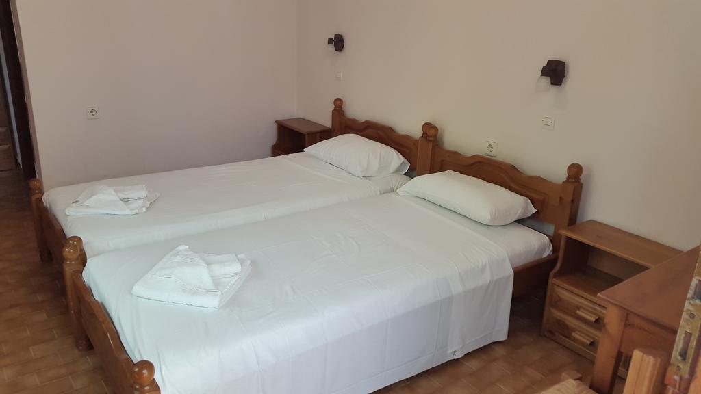 Stelios Rooms Palaiochora Exterior foto