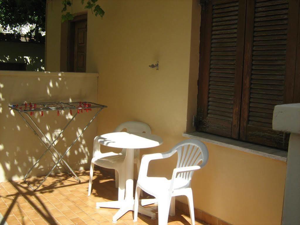 Stelios Rooms Palaiochora Exterior foto