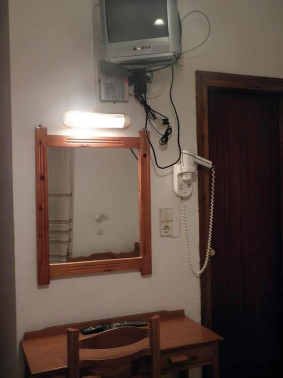 Stelios Rooms Palaiochora Exterior foto